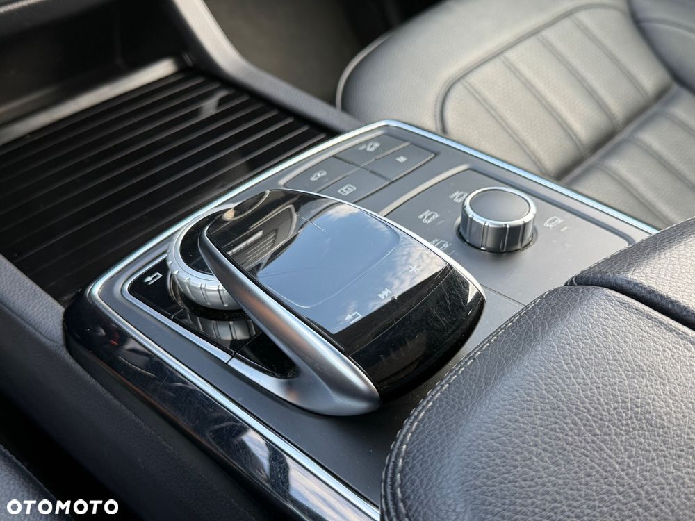 Mercedes-Benz GLE - 30