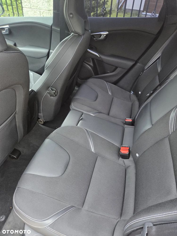 Volvo V40 D2 - 2