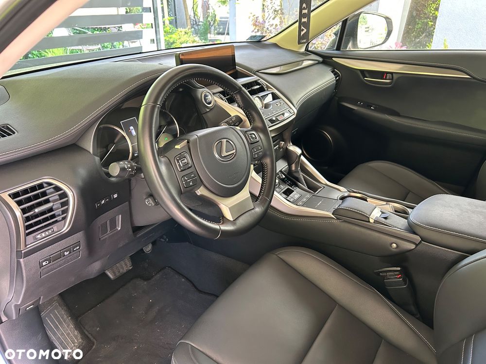 Lexus NX 300 F Impression AWD - 5