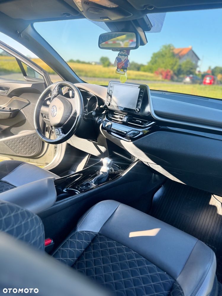 Toyota C-HR 2.0 Hybrid Executive - 12