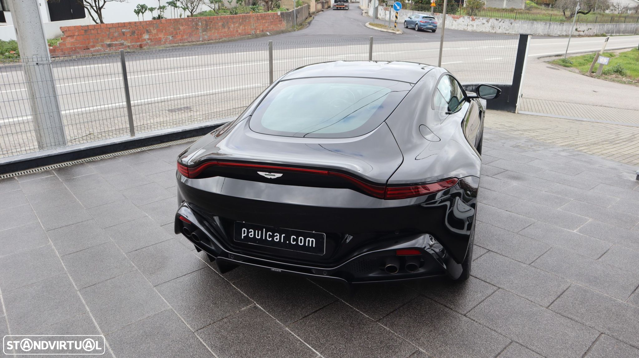 Aston Martin Vantage Coupe V8 - 6
