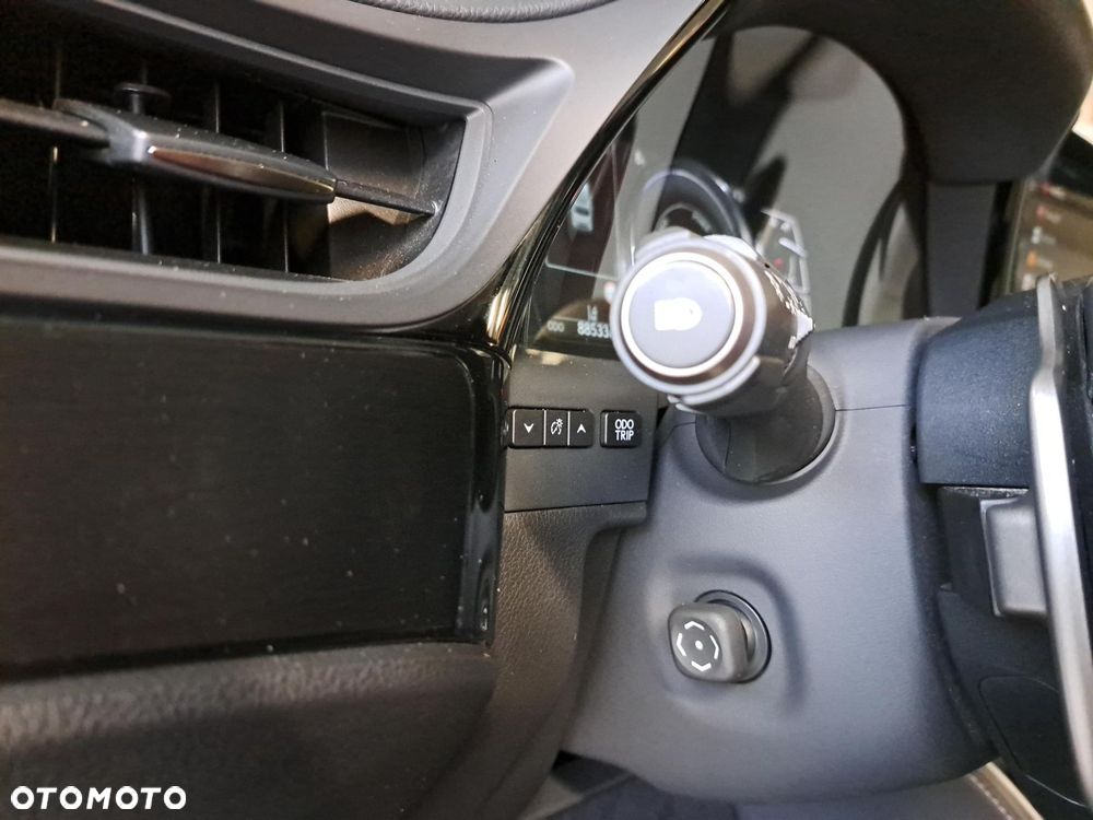 Lexus ES 300h F Sport Design - 28