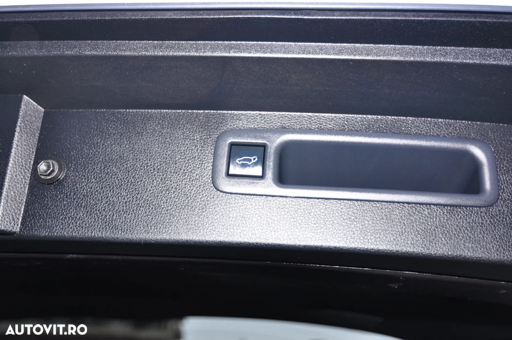 Toyota Highlander 2.5 Hybrid Executive - 27