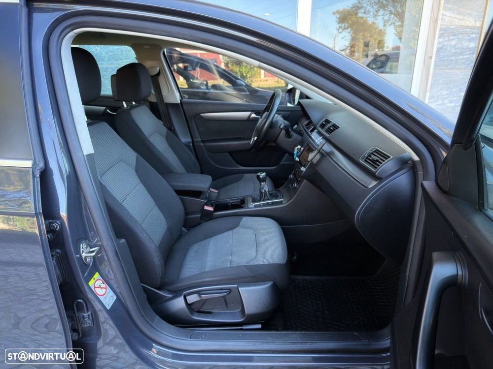 VW Passat Variant 1.6 TDI BlueMotion - 22