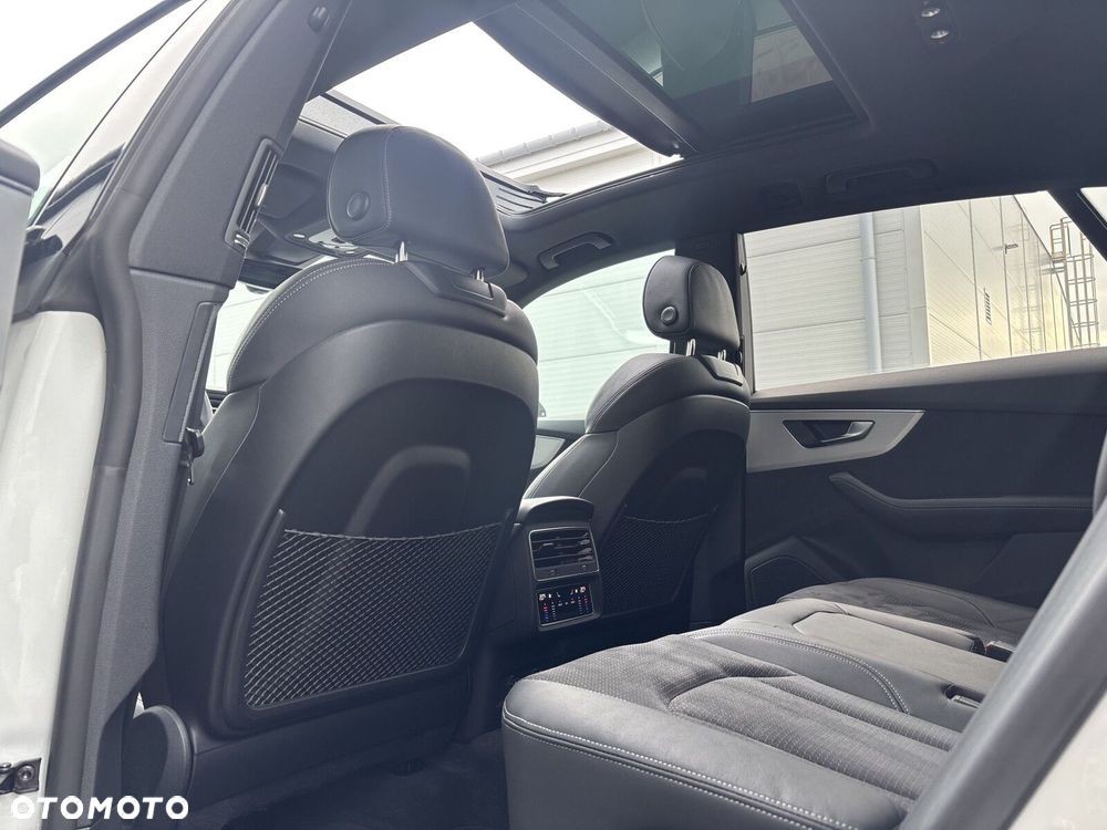 Audi Q8 - 24