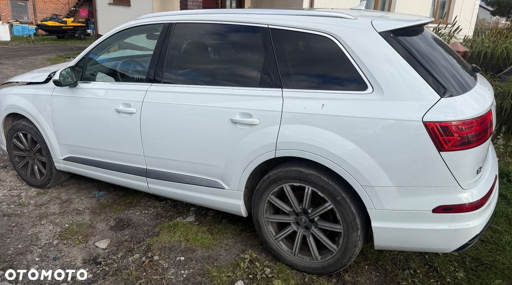 Audi Q7 3.0 TFSI Quattro Tiptr - 2