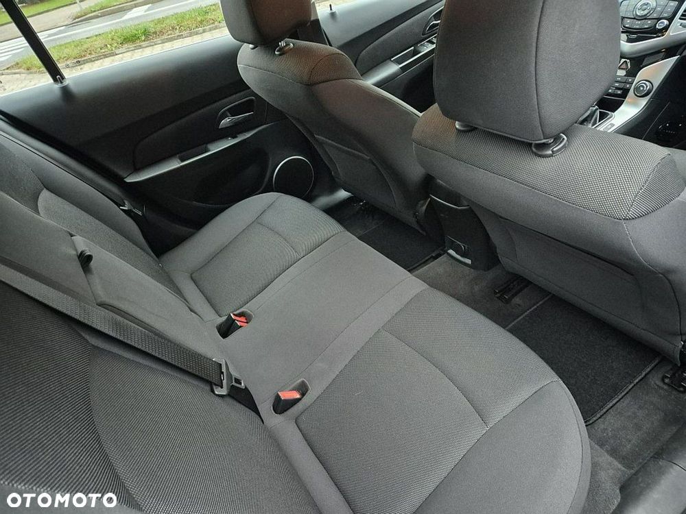 Chevrolet Cruze - 28