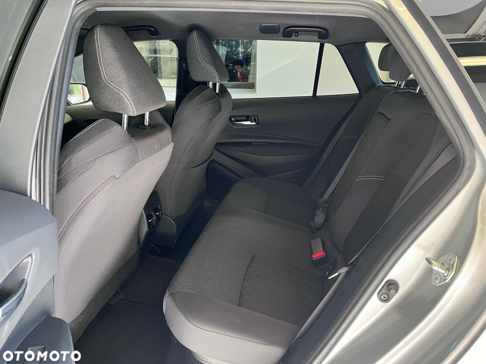 Suzuki Swace 1.8 Hybrid Premium Plus CVT - 11