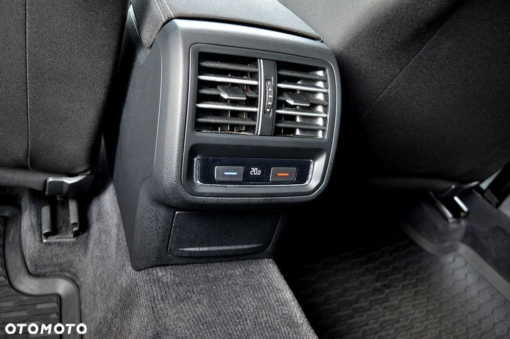 Volkswagen Passat Variant 1.6 TDI (BlueMotion Technology) Trendline - 13