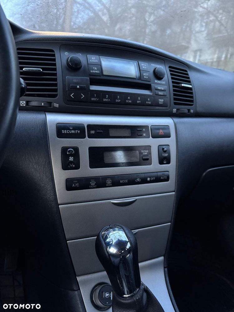 Toyota Corolla 2.0 D-4D Terra - 19