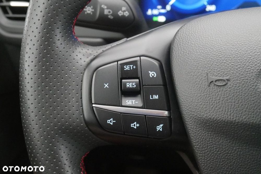 Ford Kuga - 30