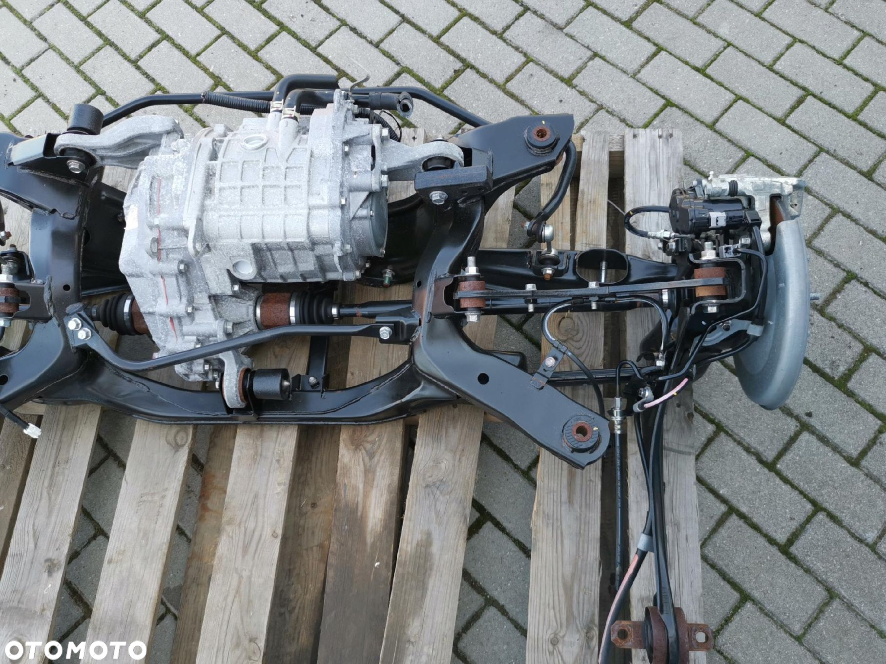 OUTLANDER III PHEV HYBRYDA ZAWIESZENIE TYL TYLNE KOMPLETNE SILNIK MOST - 2