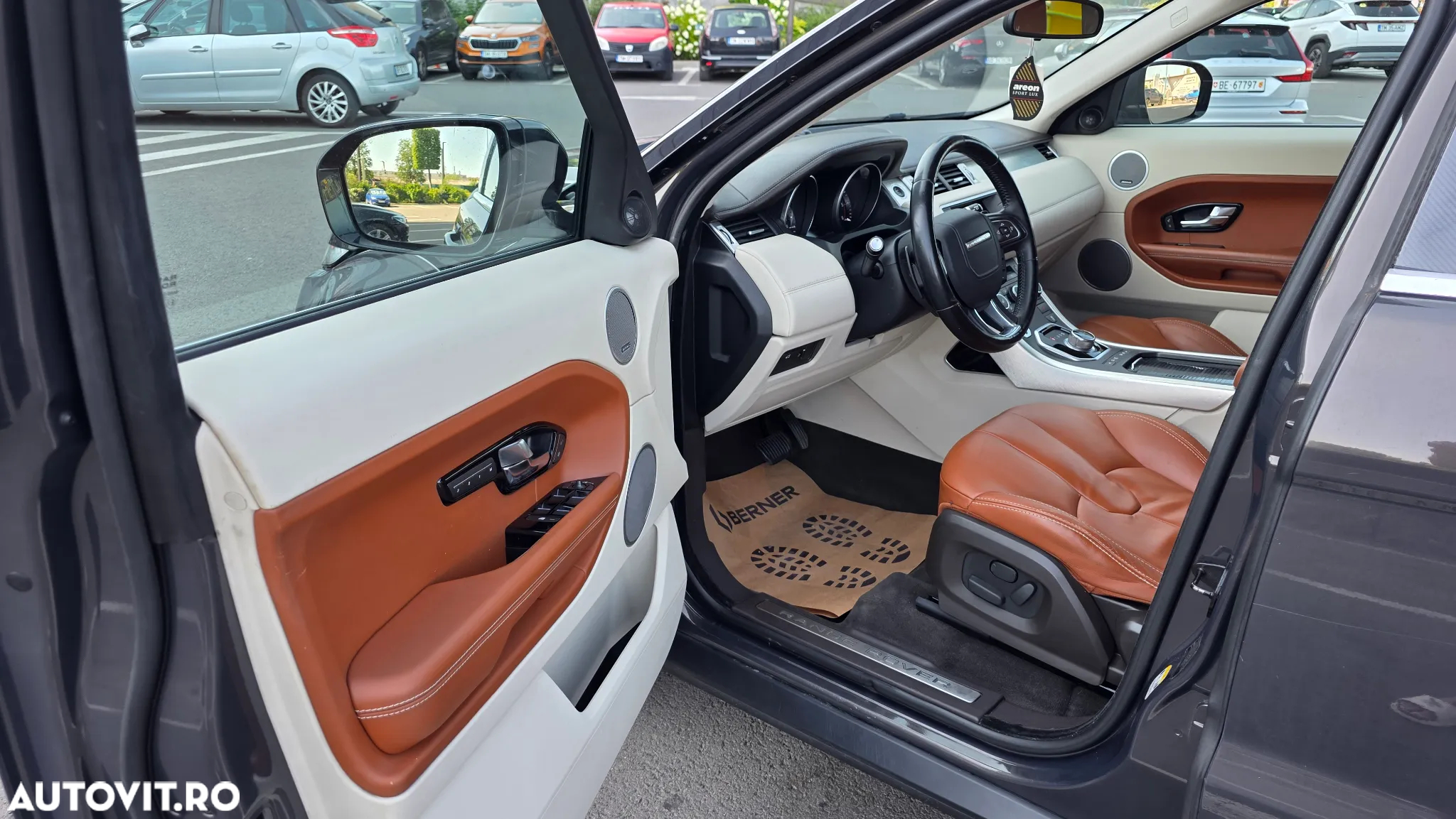 Land Rover Range Rover Evoque - 30