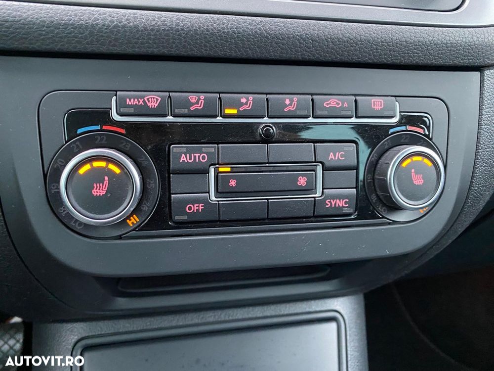 Volkswagen Golf Plus 1.6 TDI DPF BlueMotion Technology Comfortline - 18