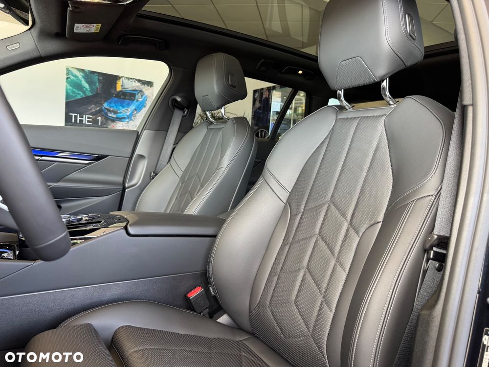 BMW Seria 5 520d xDrive - 22
