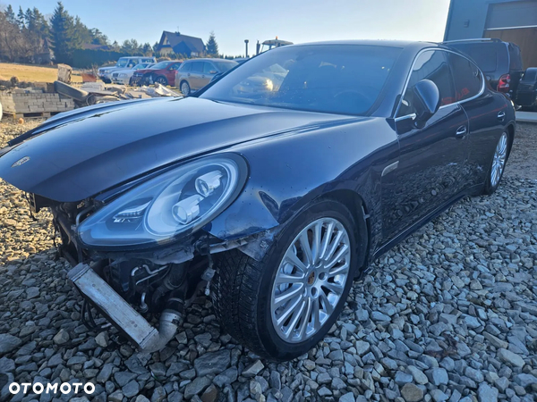 Porsche Panamera 4S