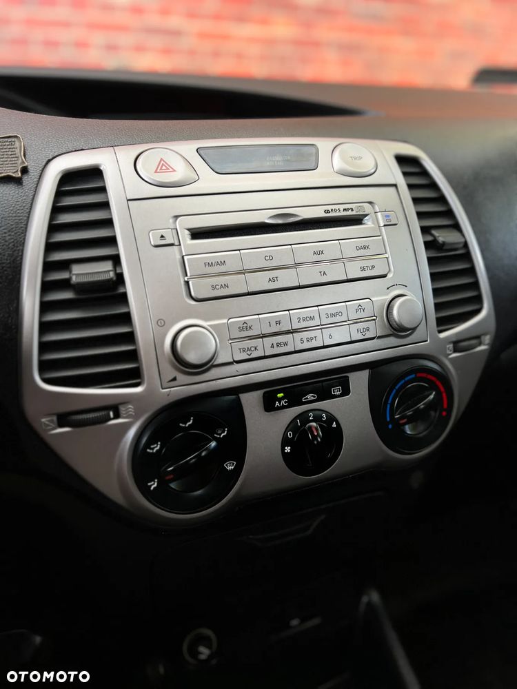Hyundai i20 - 20