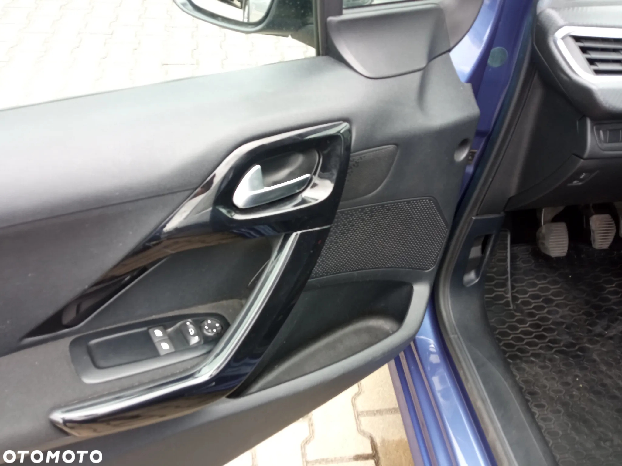 Peugeot 208 - 7