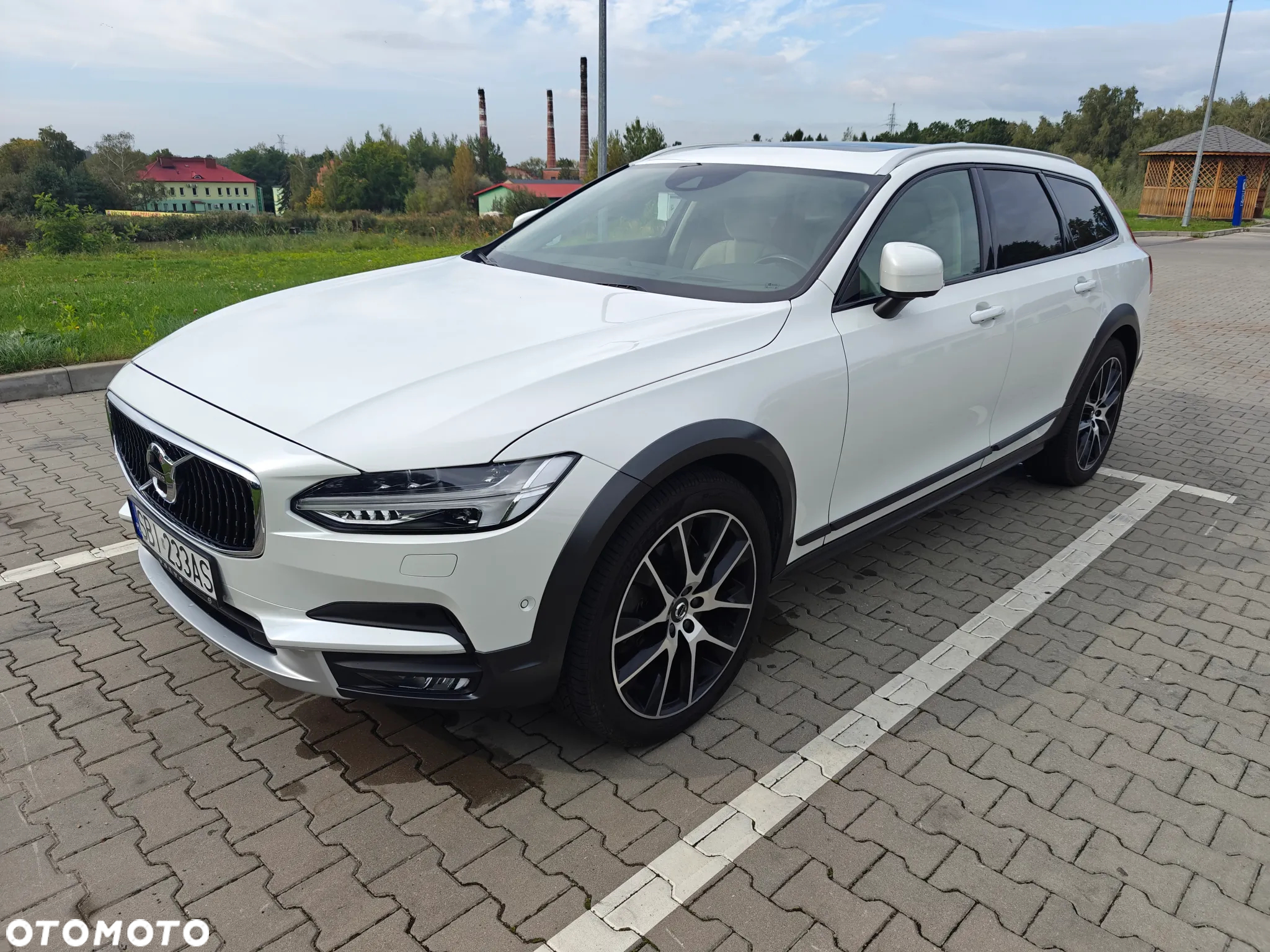 Volvo V90 Cross Country - 2
