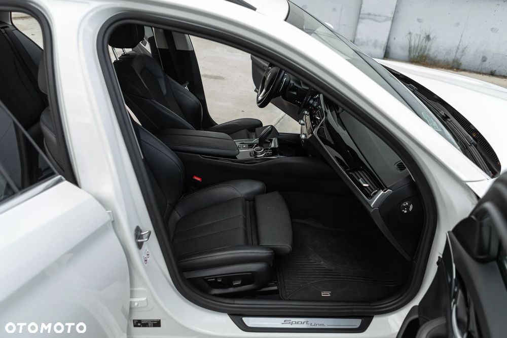 BMW Seria 5 518d Sport Line sport - 24