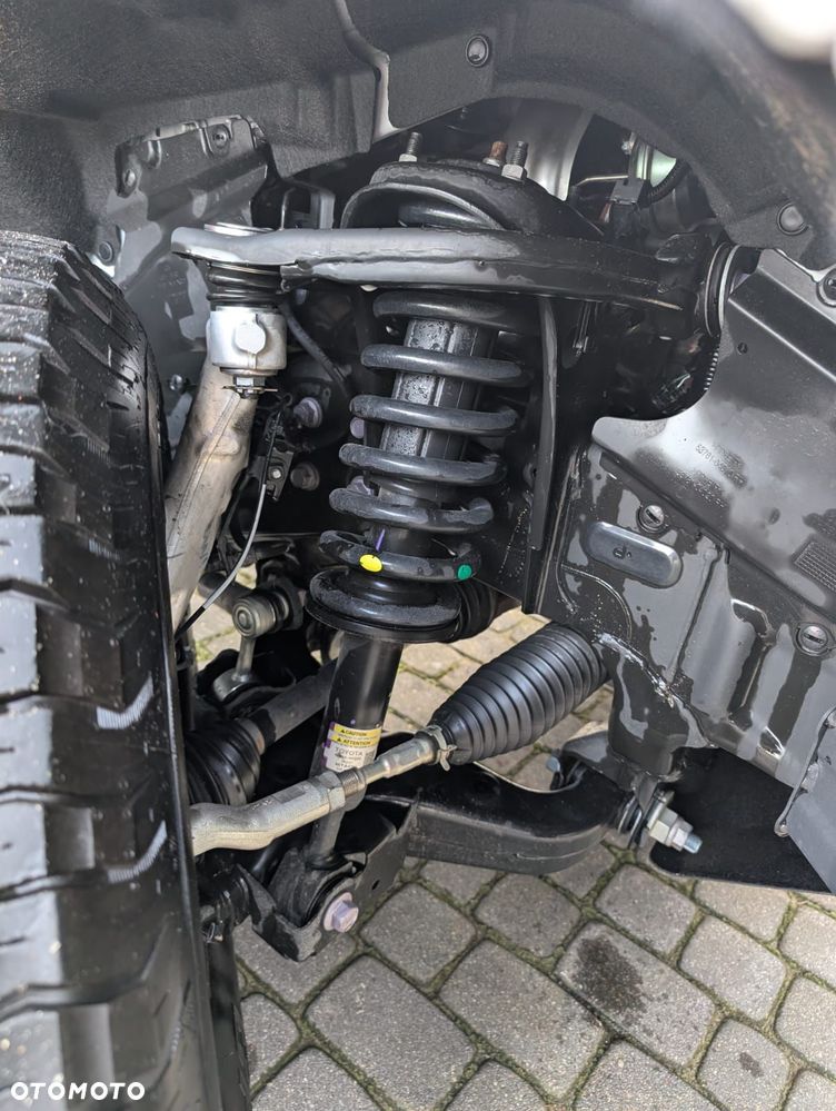 Toyota Tacoma - 16