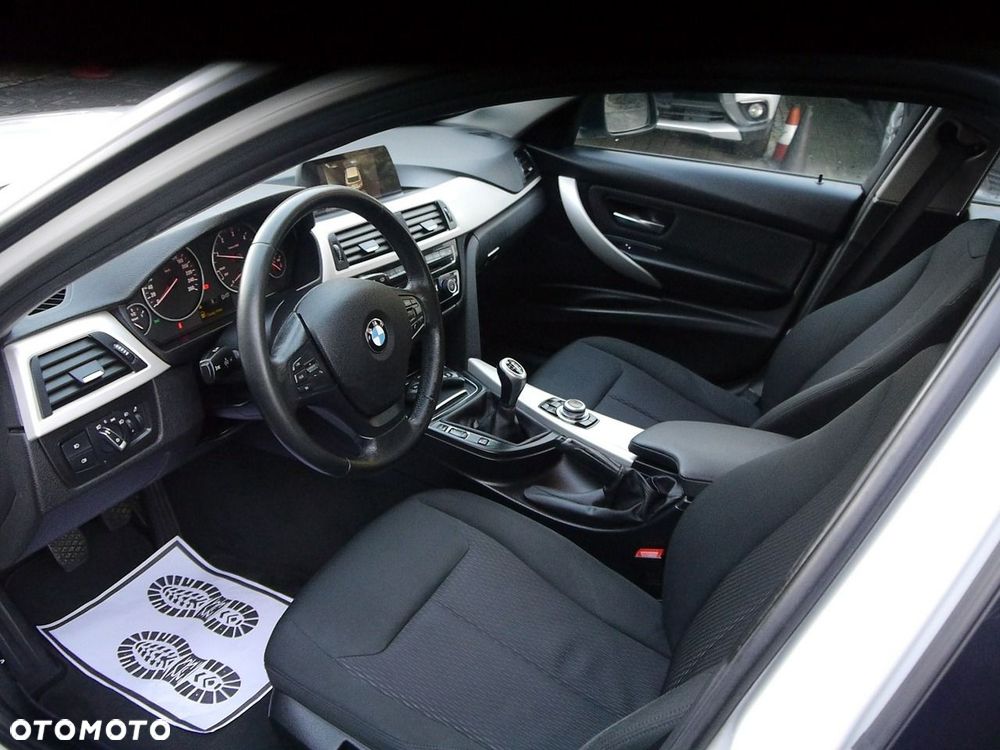 BMW Seria 3 318d Luxury Line - 26
