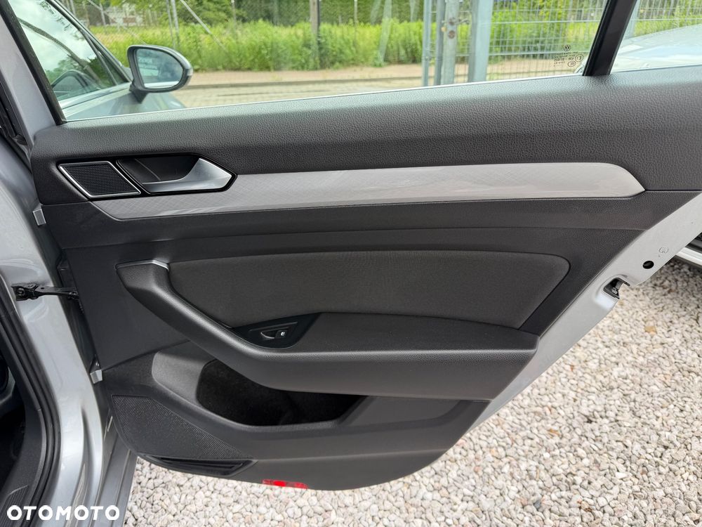 Volkswagen Passat 1.5 TSI EVO Business DSG - 30