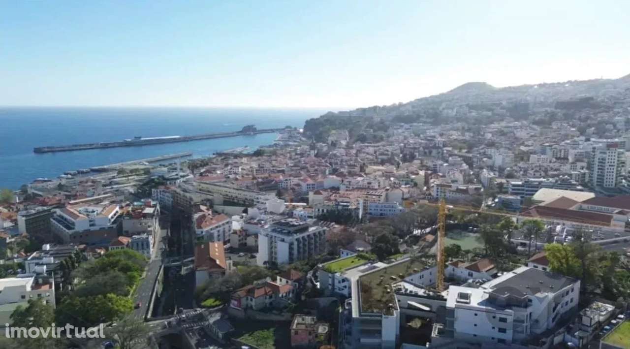 Apartamento T3 Centro do Funchal Vista Baía com Piscina - Grande imagem: 4/51