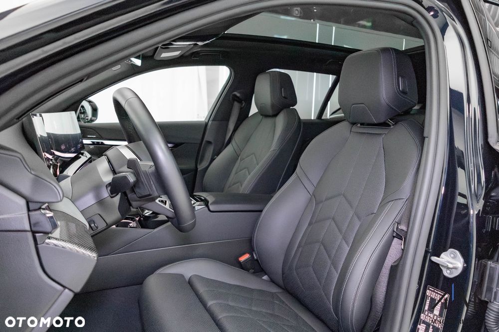 BMW Seria 5 520d xDrive - 23