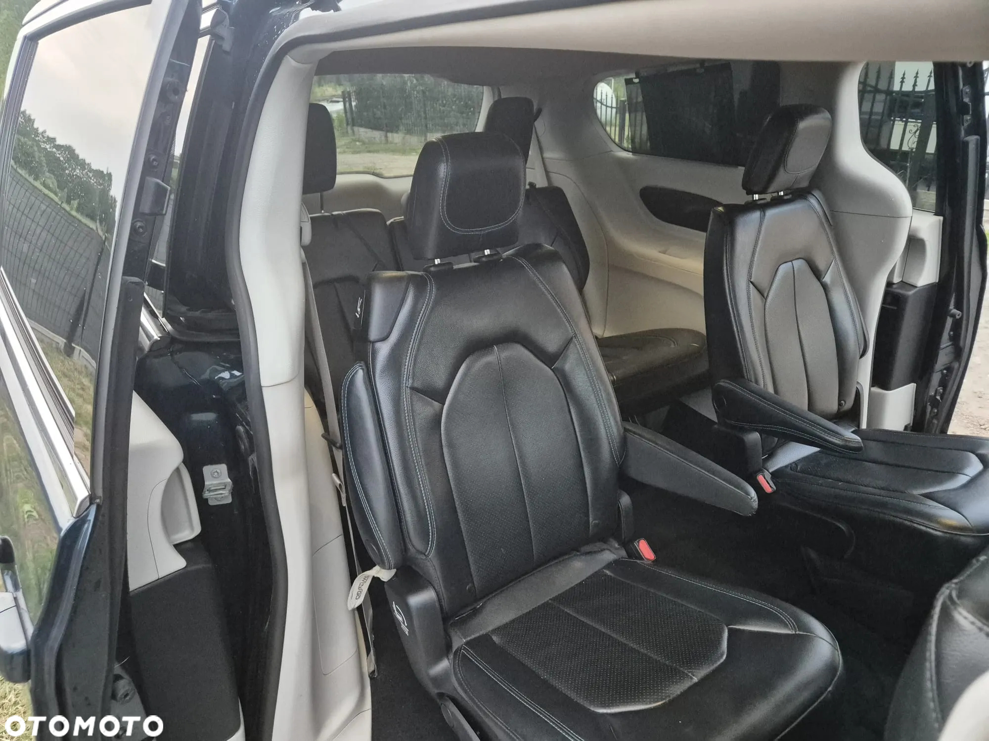 Chrysler Pacifica - 23