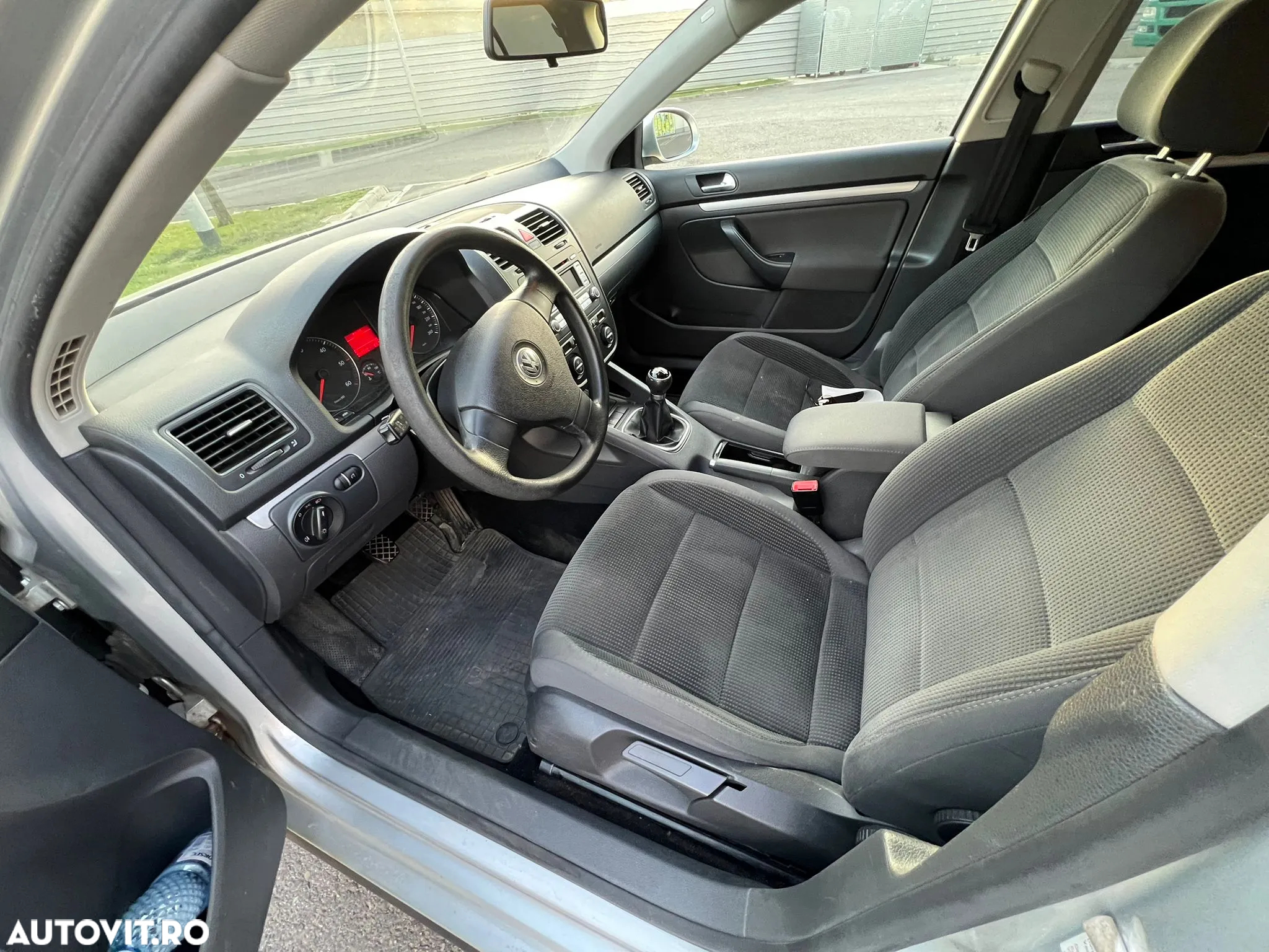 Volkswagen Golf - 5