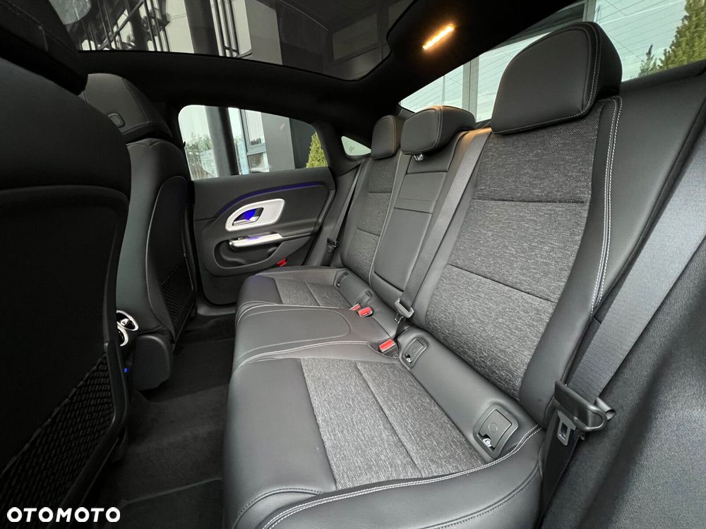Mercedes-Benz CLA - 11