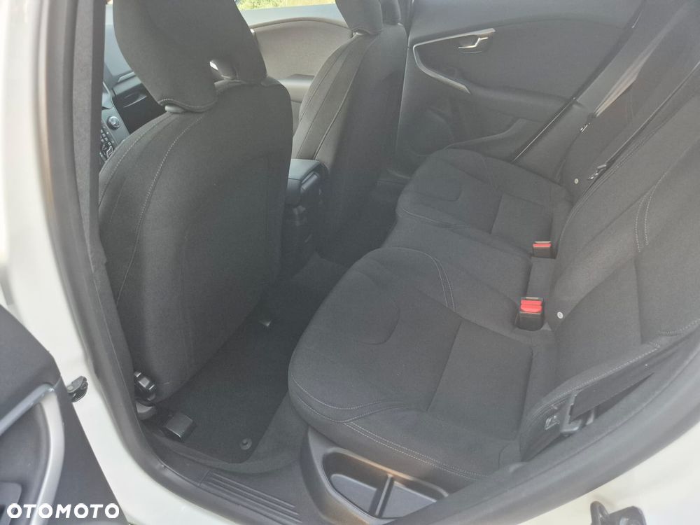 Volvo V40 D2 R-Design Momentum - 6