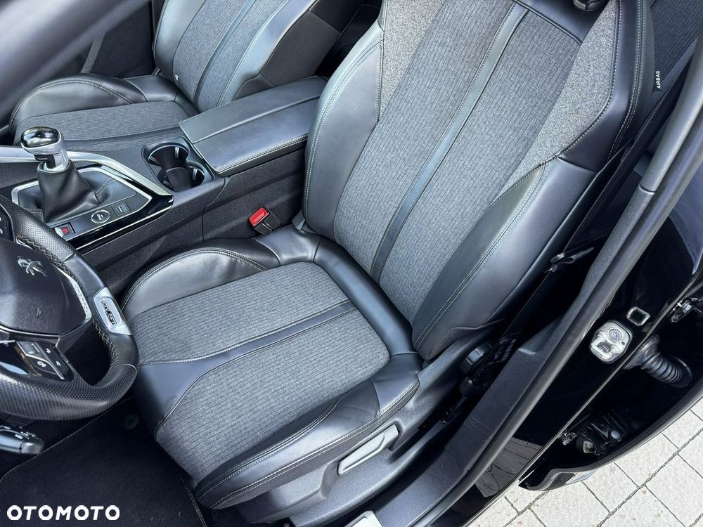 Peugeot 3008 2.0 HDi Premium+ - 25