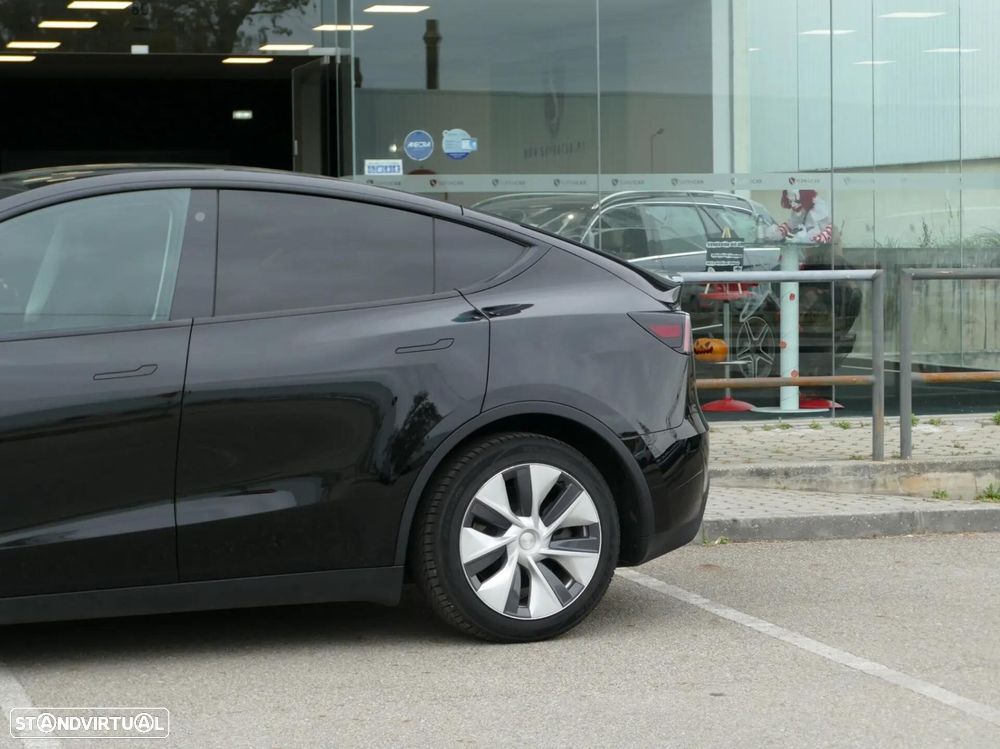 Tesla Model Y Standard - 17
