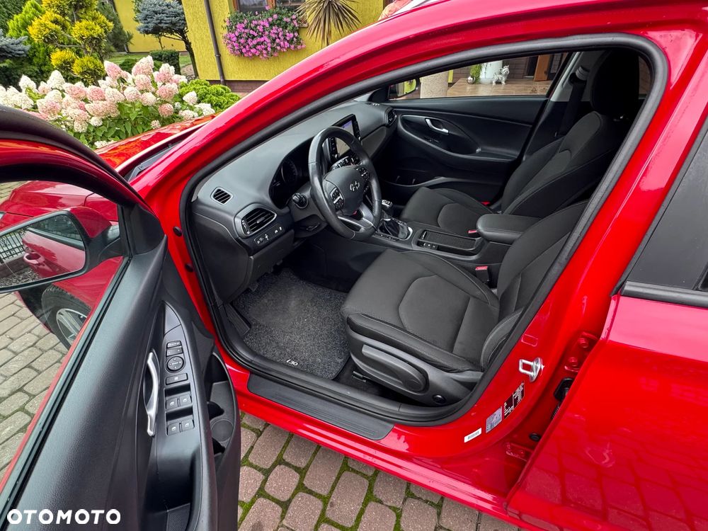 Hyundai i30 1.4 Intro Edition - 11