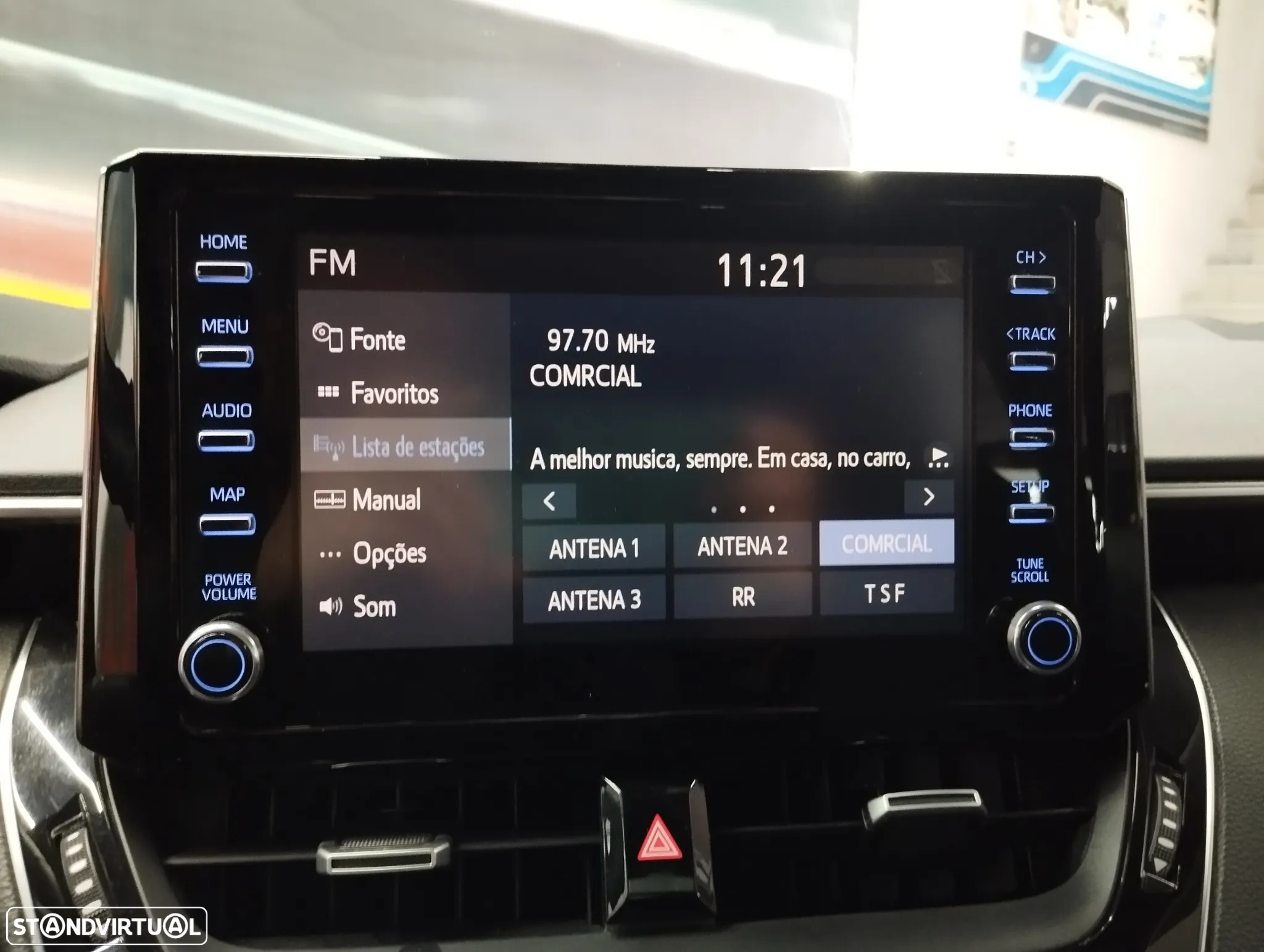 Toyota Corolla 1.8 Hybrid Comfort - 24
