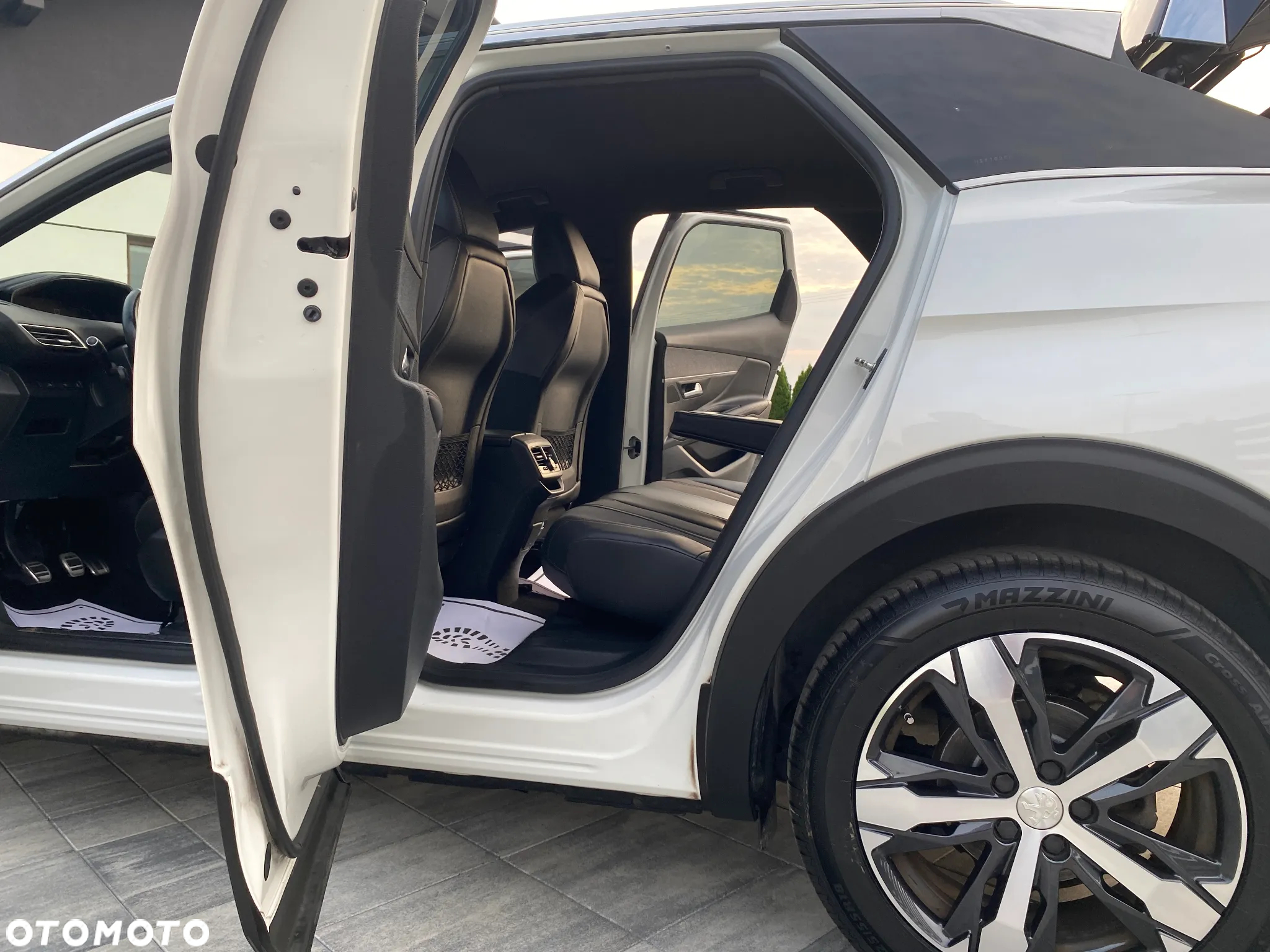 Peugeot 3008 1.2 PureTech GT S&S - 27