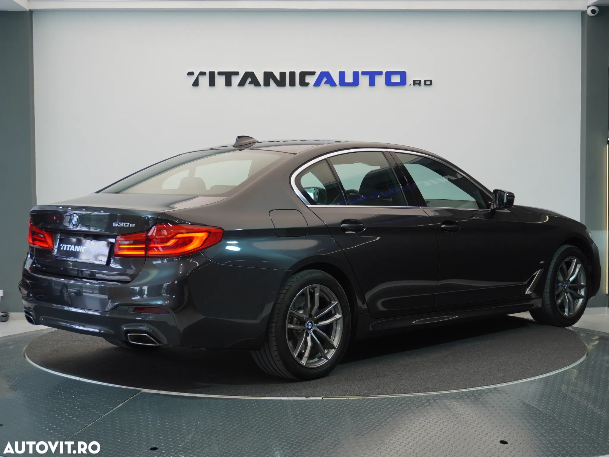 BMW Seria 5 530e - 4