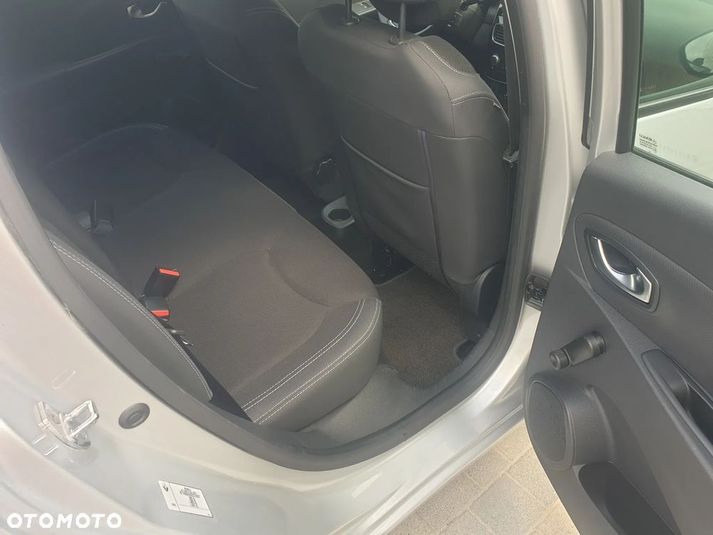 Renault Clio - 11