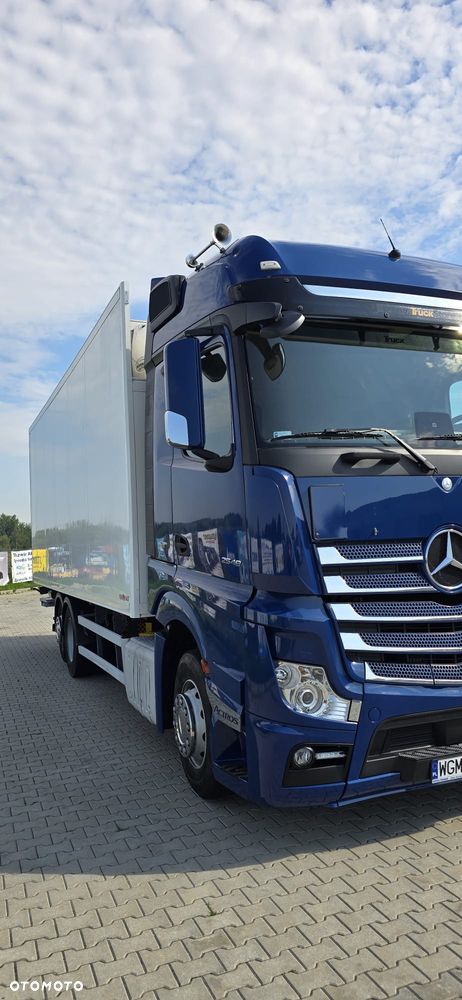 Mercedes-Benz Actros - 2