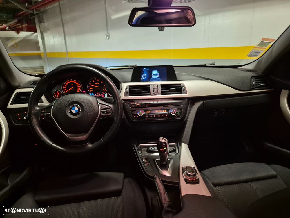 BMW 318 d Touring Auto Line Sport - 33