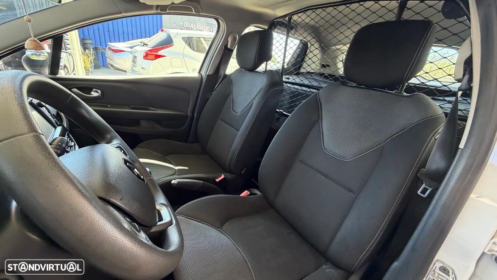 Renault CLIO - 23