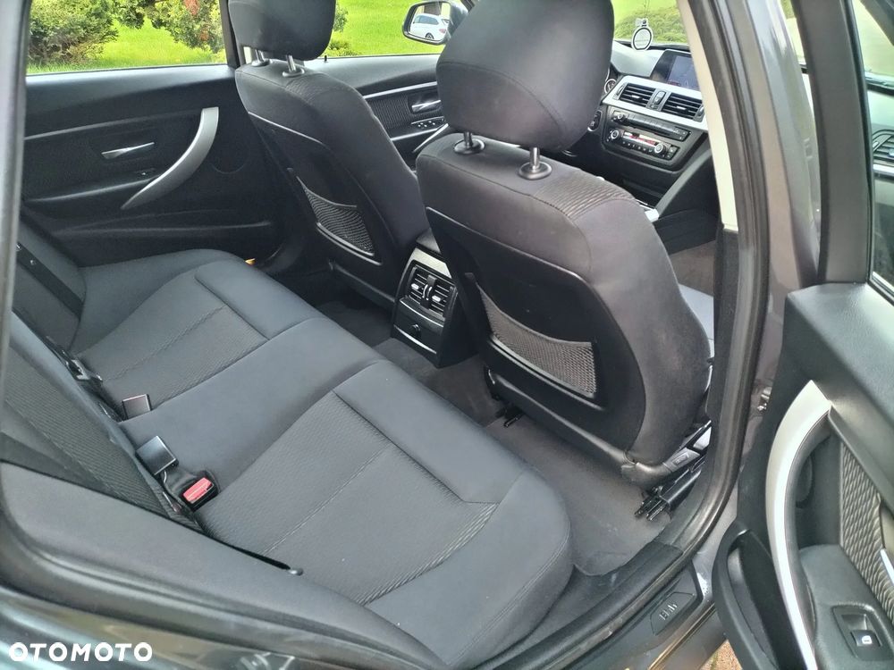 BMW Seria 3 318d DPF Edition Exclusive - 17