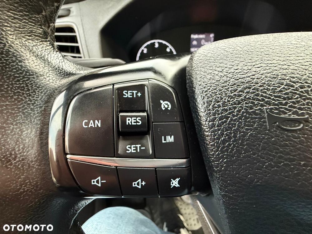 Ford Tranzit Custom - 20