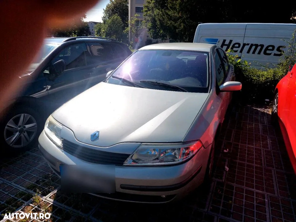Renault Laguna 1.8 Emotion - 6