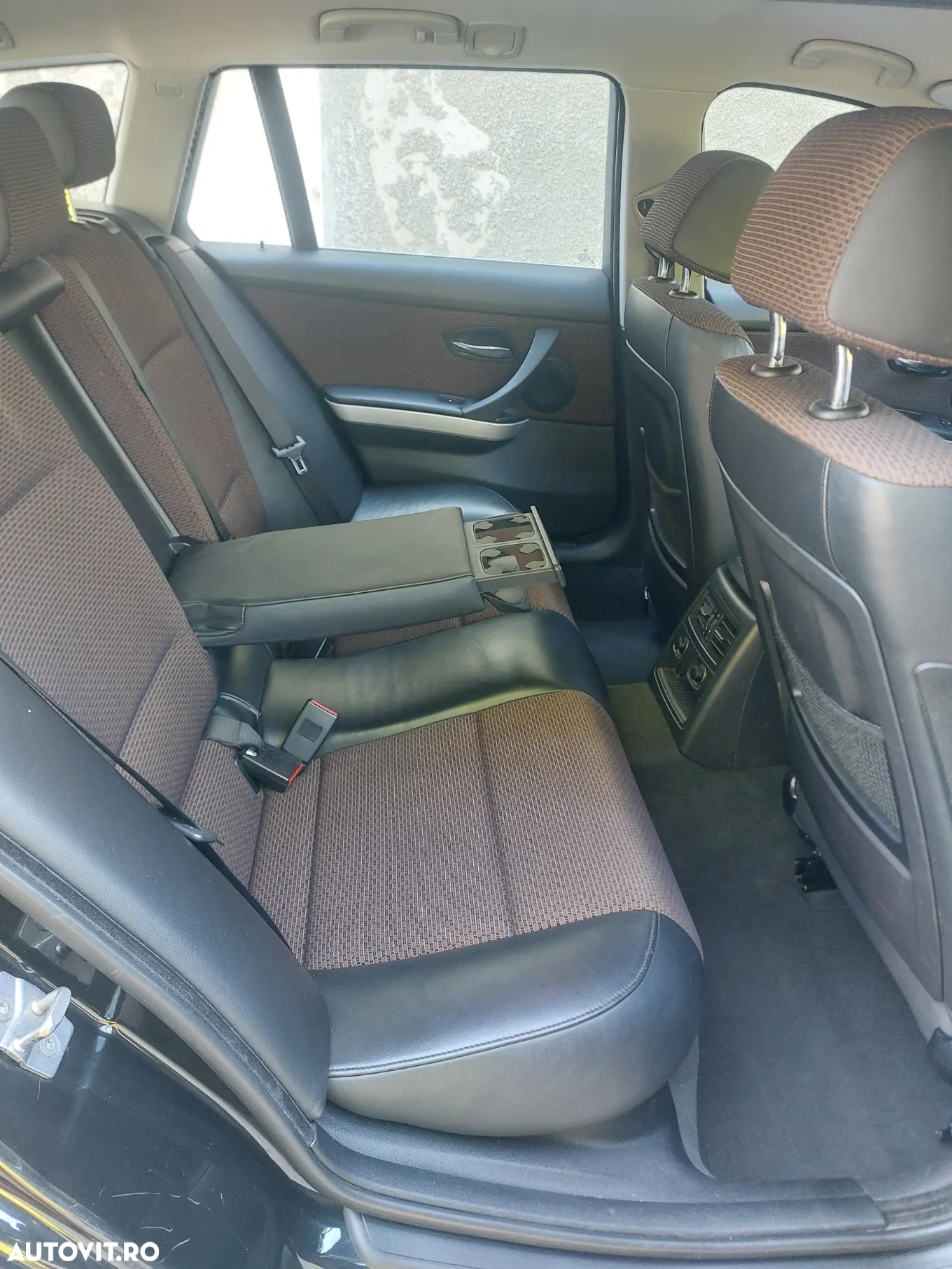 BMW Seria 3 318d DPF Touring Aut. - 8