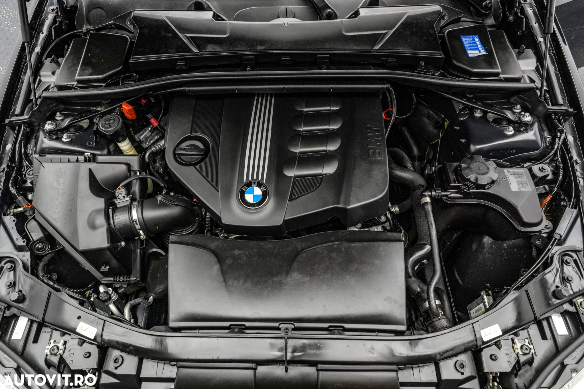 BMW Seria 3 318d - 23