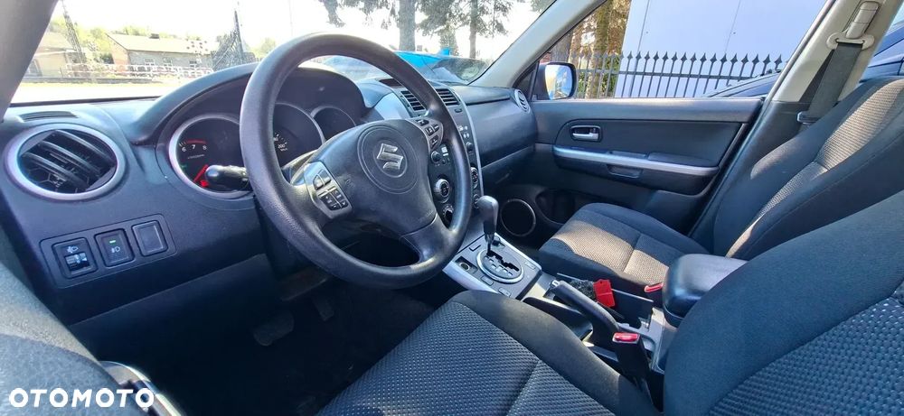 Suzuki Grand Vitara 2.0 Automatik Comfort + Family - 7