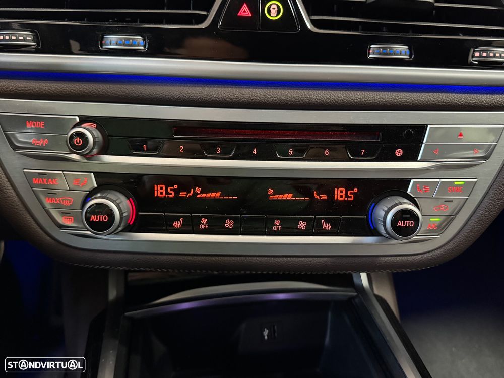 BMW 740 d xDrive Pack M Auto - 37